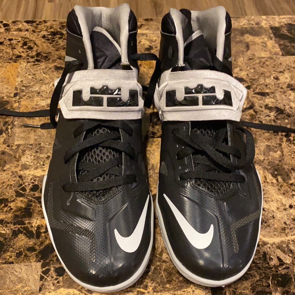 Nike Lebron James Basketball Shoes
